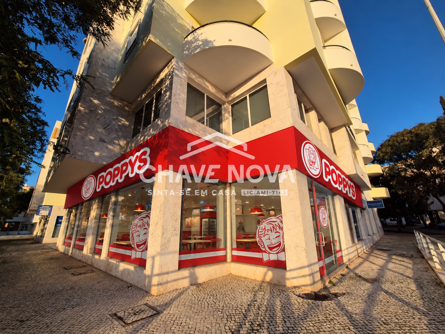 Simulação conceptual de fachada POPPYS em Albufeira