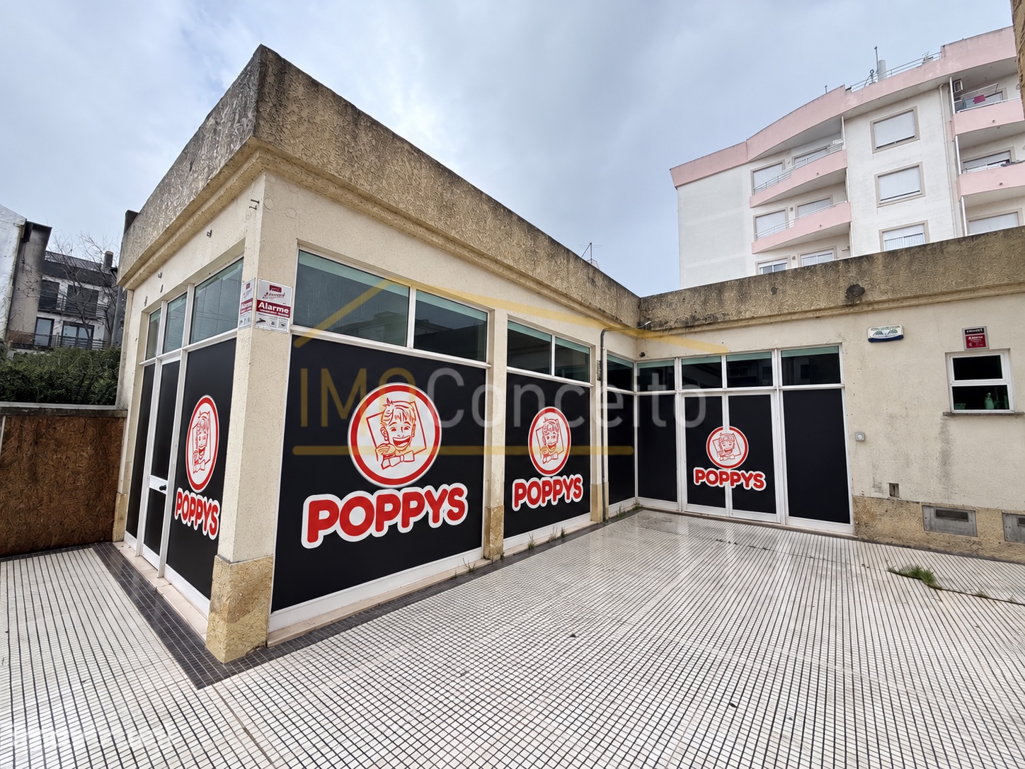 Estudo visual POPPYS para um imóvel em Entroncamento; ver legenda para o tipo de vista e os limites