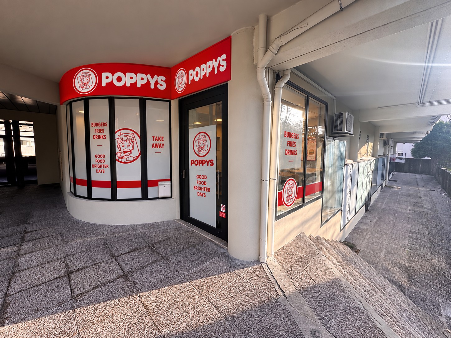 Simulação POPPYS para o imóvel Costa · Rua da Ponte, Guimarães; não representa loja construída