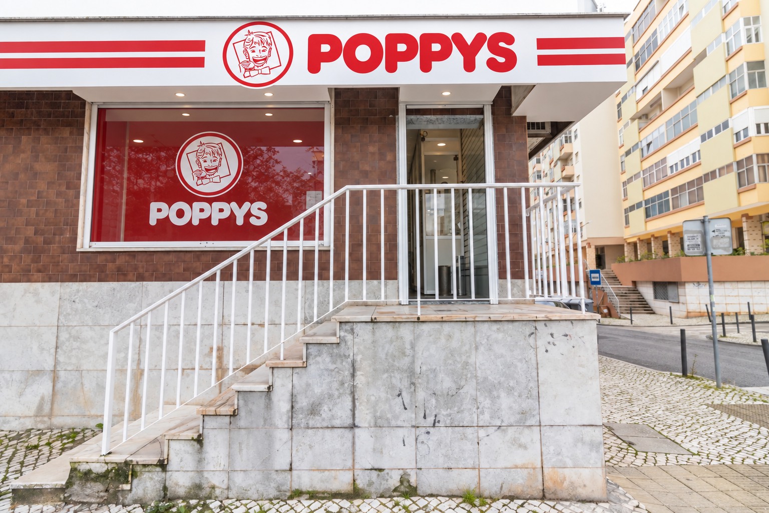 Simulação POPPYS para o imóvel Rua Domingos Sequeira · loja ampla, Odivelas; não representa loja construída